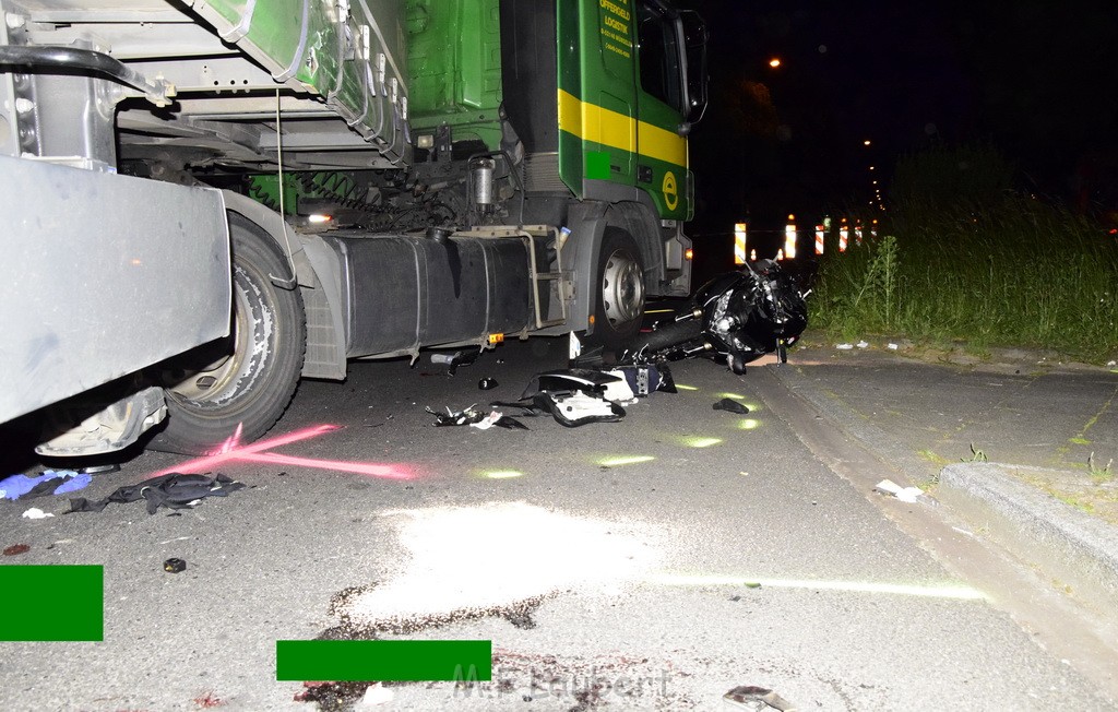 Schwerer Motorrad Unfall Feldkassel Robert Boschstr Edsel Fordstr P091.JPG - Miklos Laubert